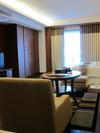 Column Residence　（コラム　レジデンス）